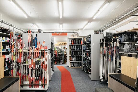 Blick in den Skiverleih